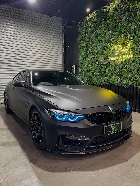 BMW M4 après covering satin