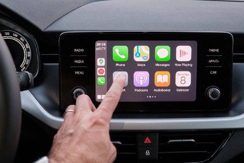 Écran multimédia CarPlay tableau de bord voiture